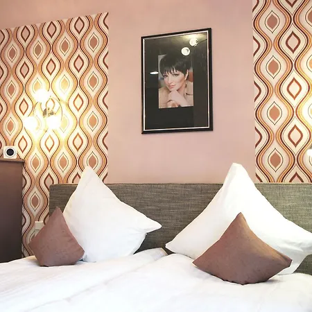 Kleine Frankfurt Otel 2*